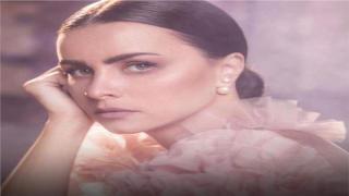 نور اللبنانية توضح التغيير في حياتها بعد الحظر